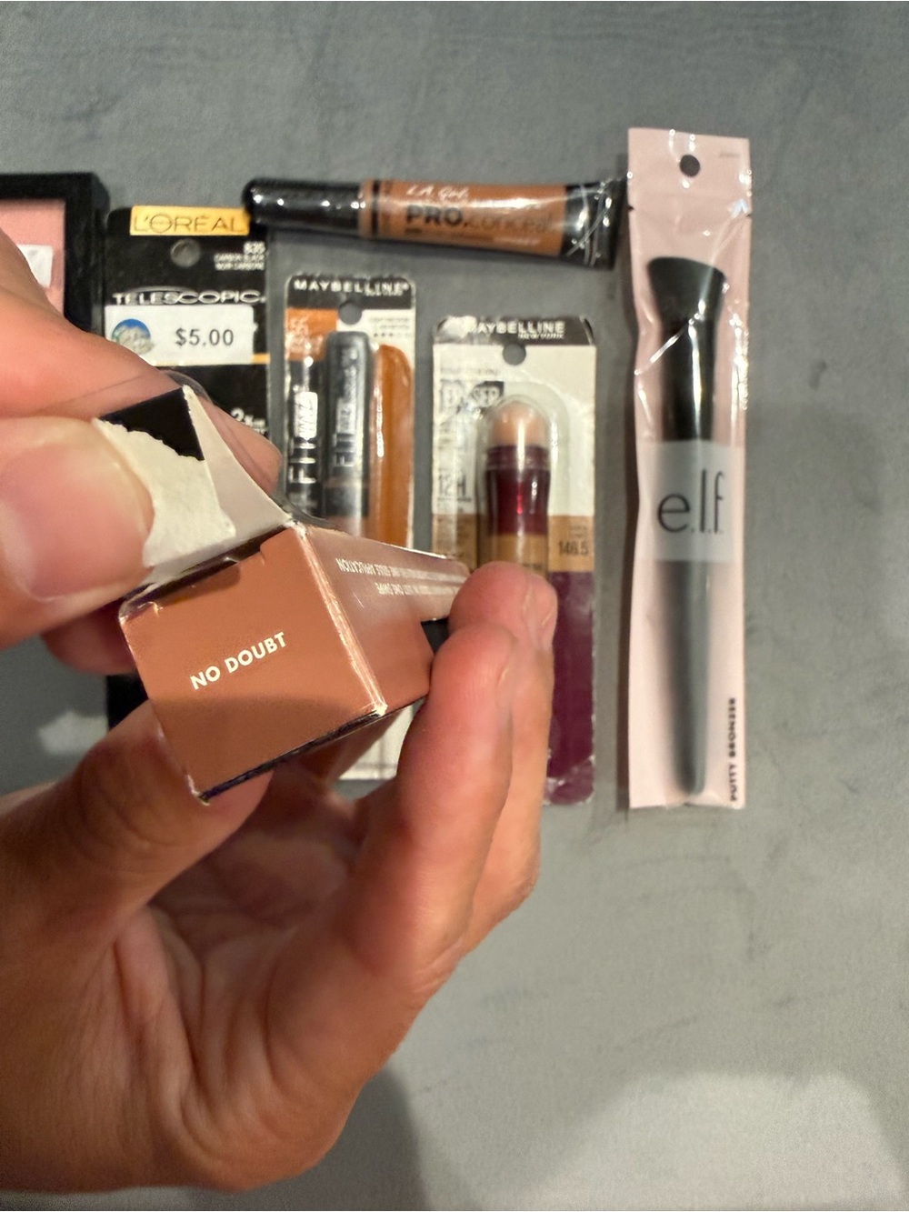 Makeup Items - Picture 2 of 5